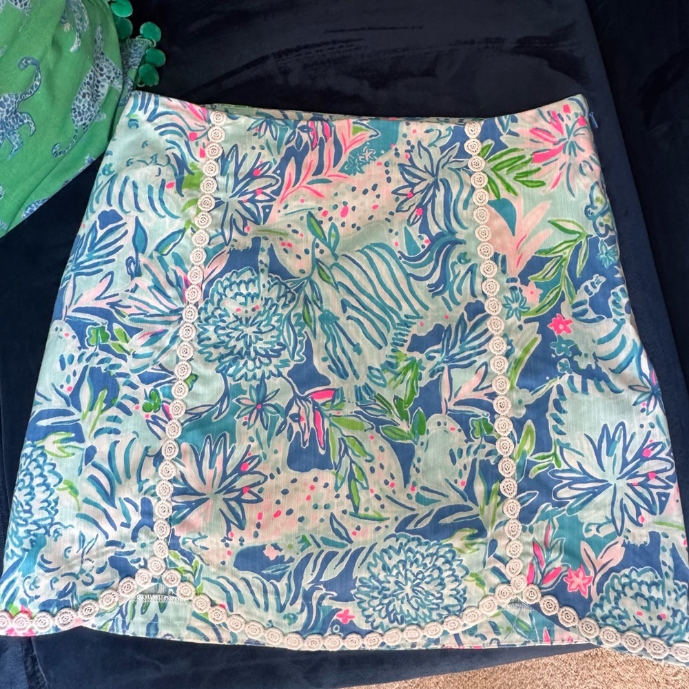 Lilly Pulitzer Paddy” Lion Around” skort with scalloped edge- size 4